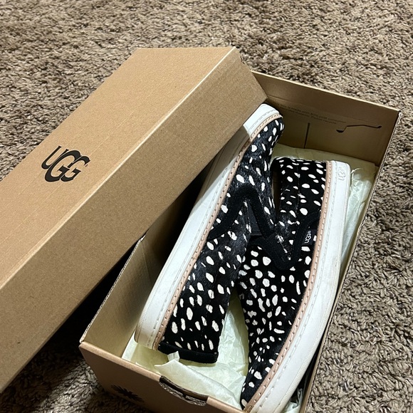 UGG - Picture 4 of 9